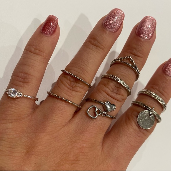 SHEIN 8-Pack Silver Stainless Steel Fashion Sparkly Shimmer Rhinestone Rings - Picture 4 of 8